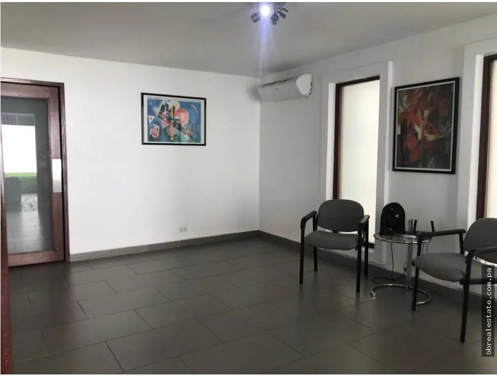 VENTA DE CASA DUPLEX EN OBARRIO
