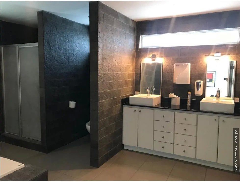 VENTA DE CASA DUPLEX EN OBARRIO