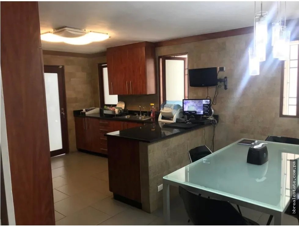 VENTA DE CASA DUPLEX EN OBARRIO