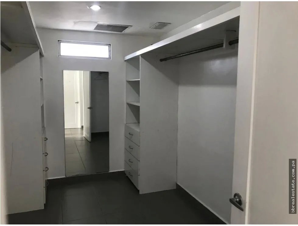 VENTA DE CASA DUPLEX EN OBARRIO