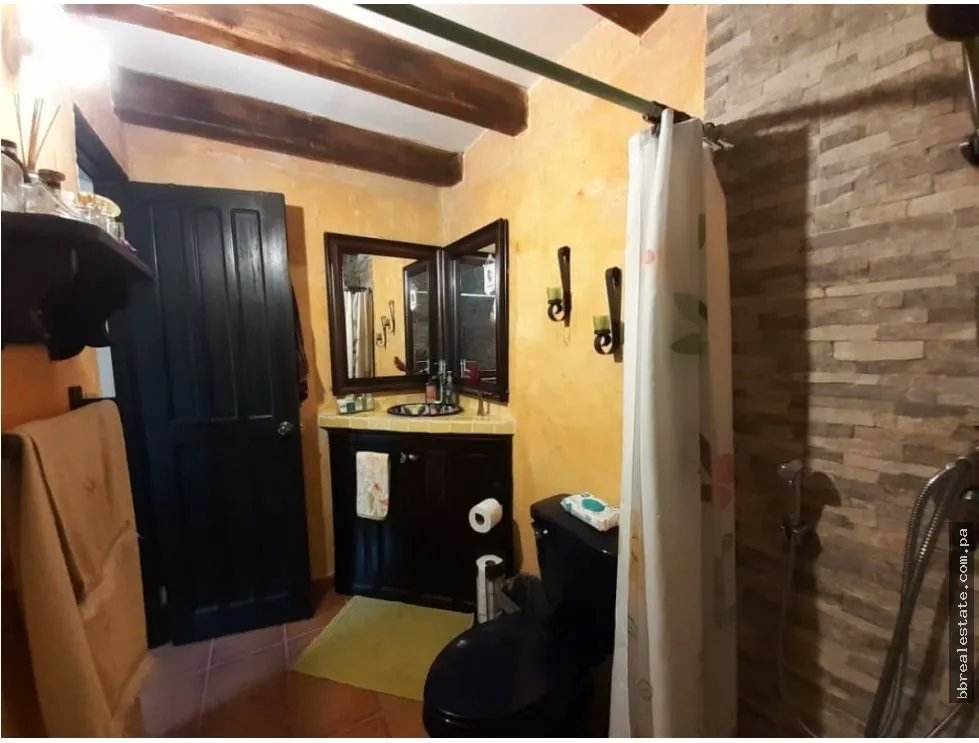 SE VENDE CASA EN CERRO AZUL