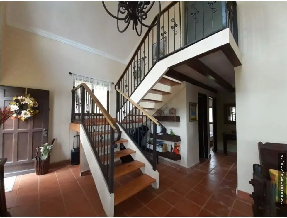 SE VENDE CASA EN CERRO AZUL