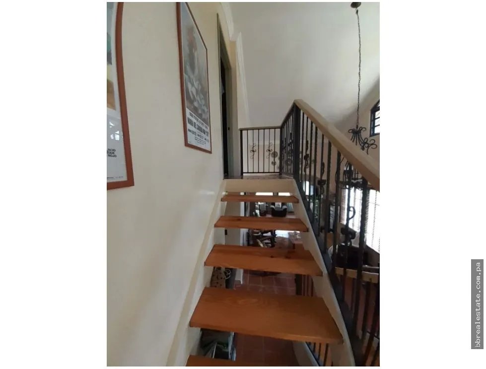 SE VENDE CASA EN CERRO AZUL