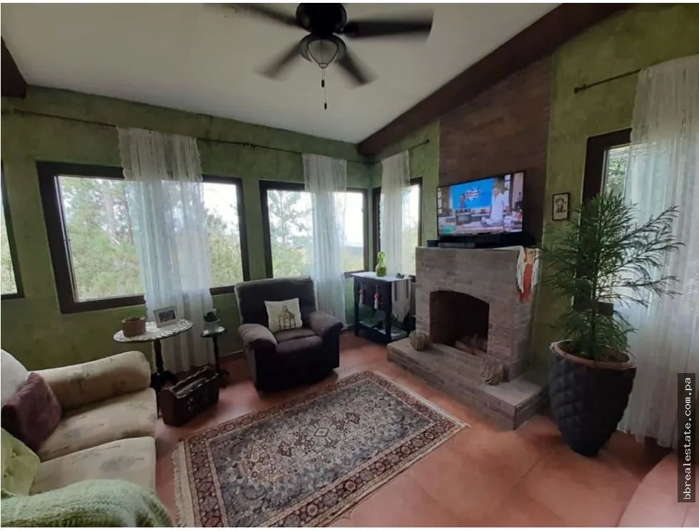 SE VENDE CASA EN CERRO AZUL