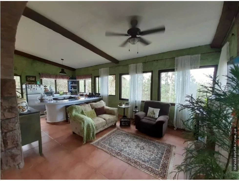 SE VENDE CASA EN CERRO AZUL