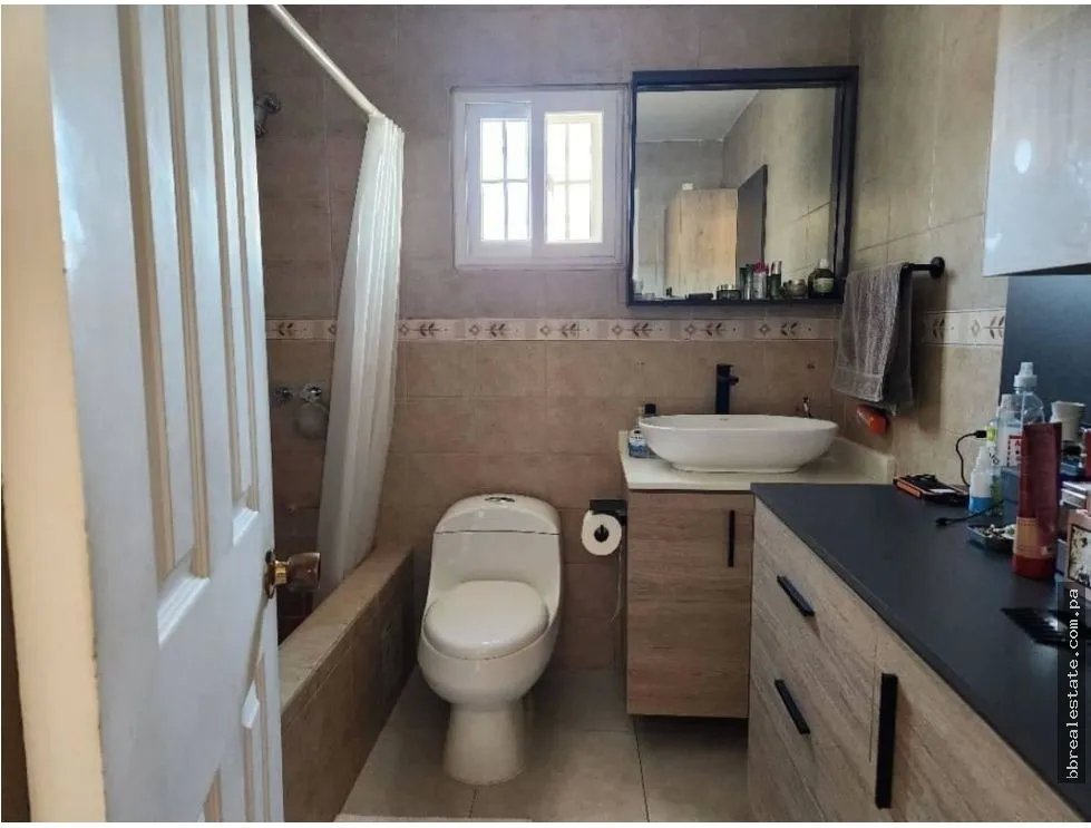 VENTA DE CASA EN SAN ANTONIO