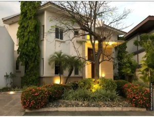 VENTA DE CASA COSTA DEL ESTE, BALMORAL