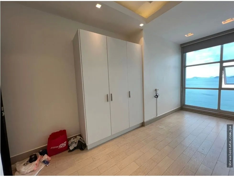 Apartment for sale in Punta Pacifica