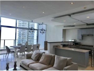 Se alquila apartamento en Punta Pacífica...