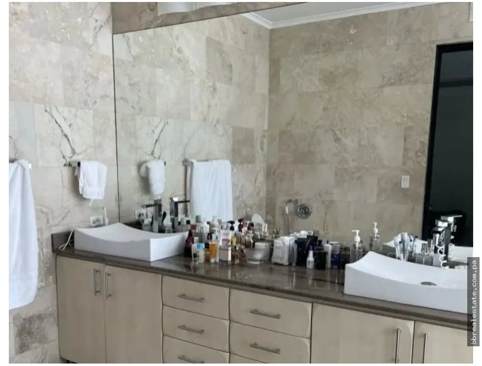 Apartment for sale in Punta Pacifica