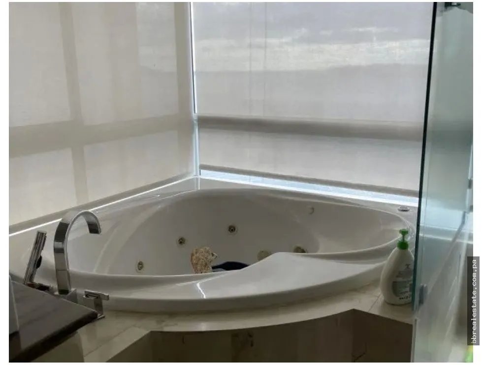 Apartment for sale in Punta Pacifica