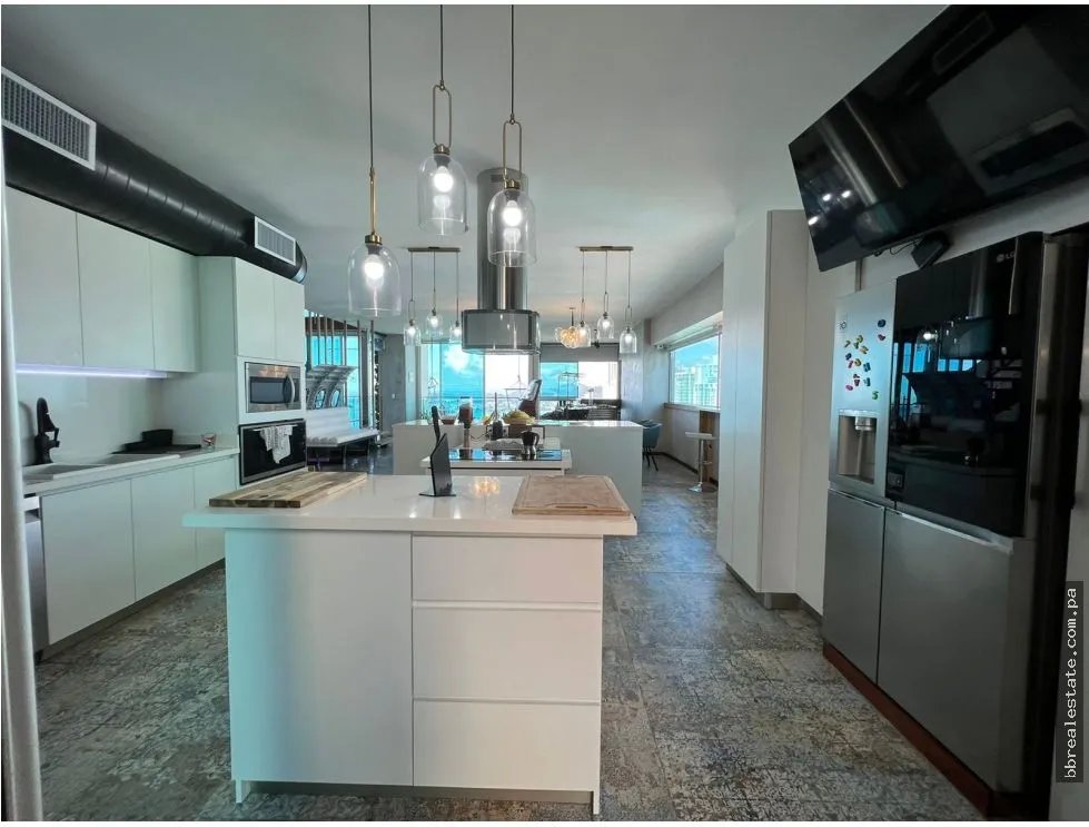 Apartment for sale in Punta Pacifica