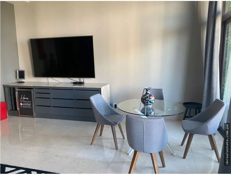 Penthouse for rent in Santa Maria