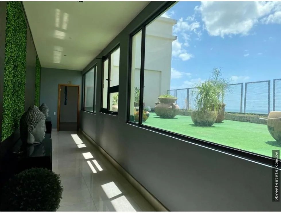 Penthouse for rent in Santa Maria