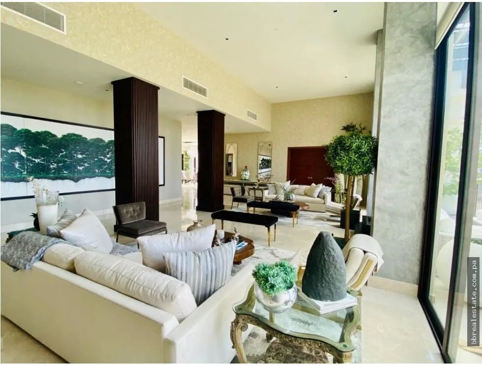 Penthouse for rent in Santa Maria