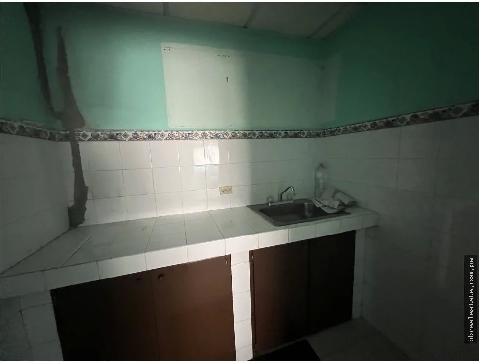SE VENDE EDIFICIO EN COSTA DEL ESTE CON BODEGA