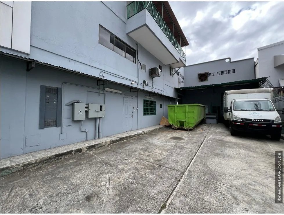 SE VENDE EDIFICIO EN COSTA DEL ESTE CON BODEGA