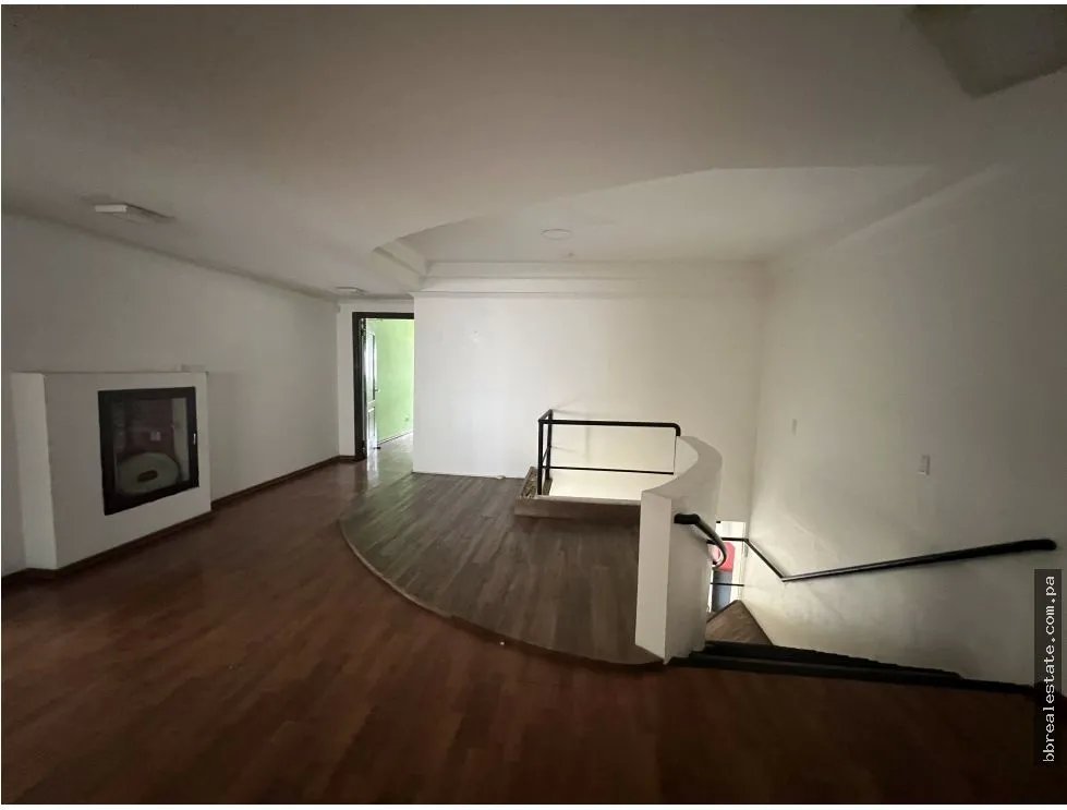 SE VENDE EDIFICIO EN COSTA DEL ESTE CON BODEGA