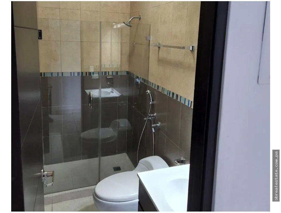 Se alquila casa en residencial La Alameda