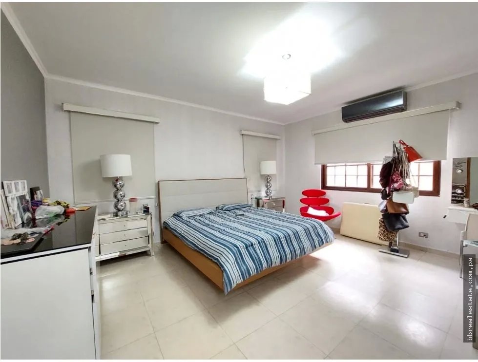 Se Vende Casa en Costa Sur, Residencial El Doral