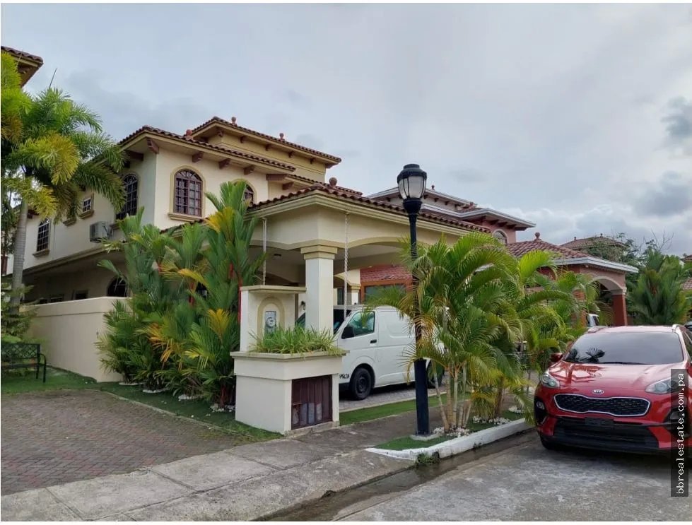 Se Vende Casa en Costa Sur, Residencial El Doral