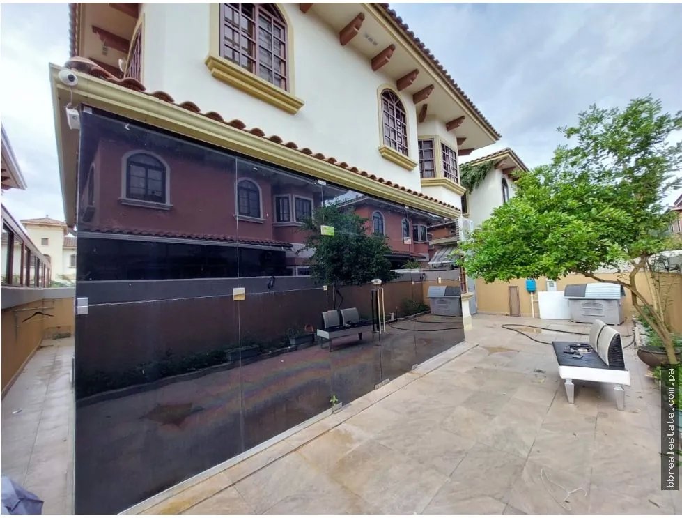 Se Vende Casa en Costa Sur, Residencial El Doral