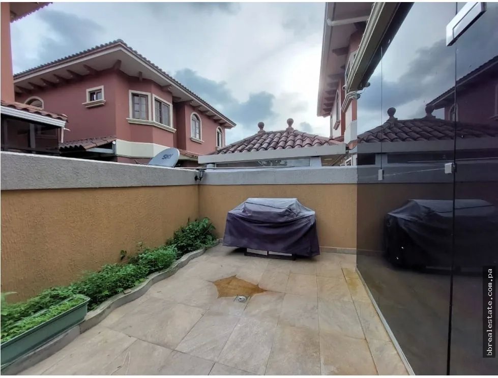 Se Vende Casa en Costa Sur, Residencial El Doral