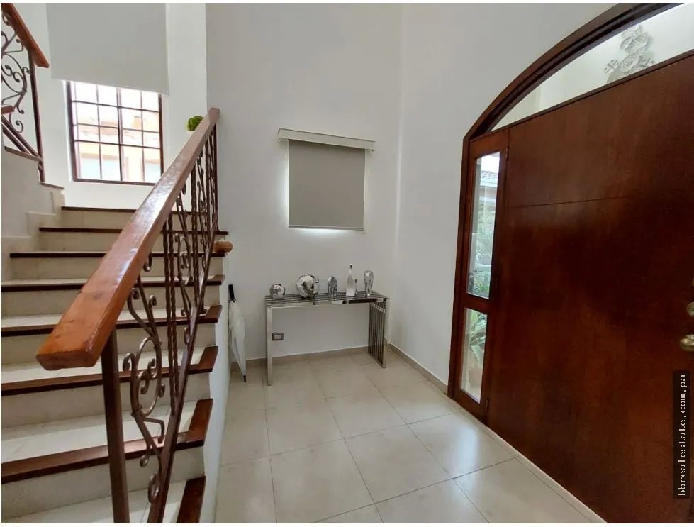 Se Vende Casa en Costa Sur, Residencial El Doral