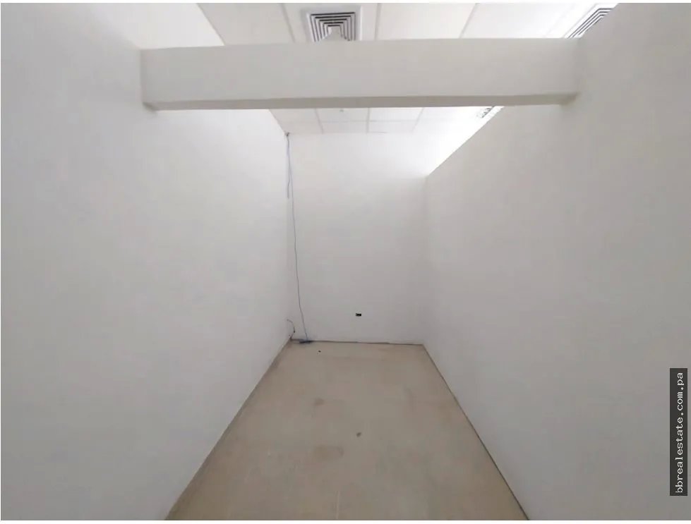 Se Alquila Local Comercial en Costa del este, Star Plaza