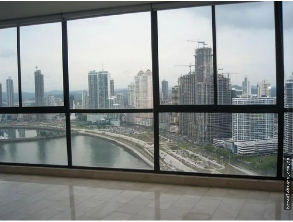 Penthouse for rent in Punta Paitilla