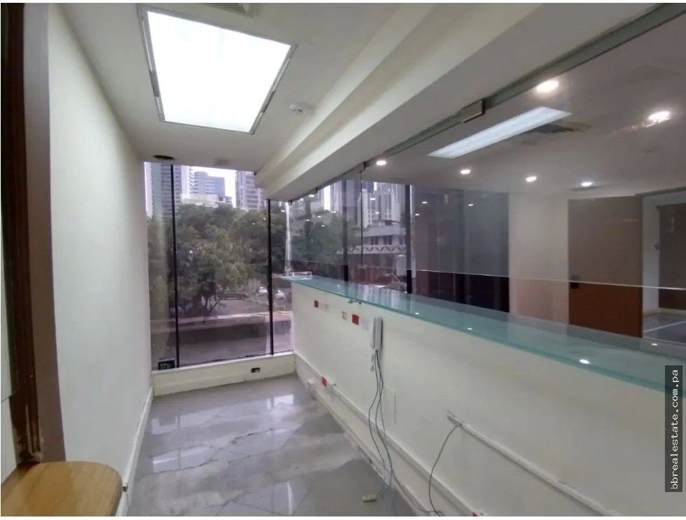 Se vende oficina en Obarrio
