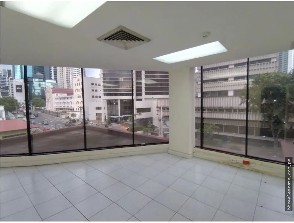 Se vende oficina en Obarrio