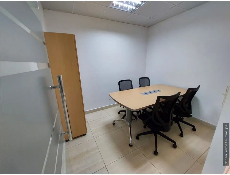 Se Alquila Oficina en Marbella, Torre Banesco Amoblada