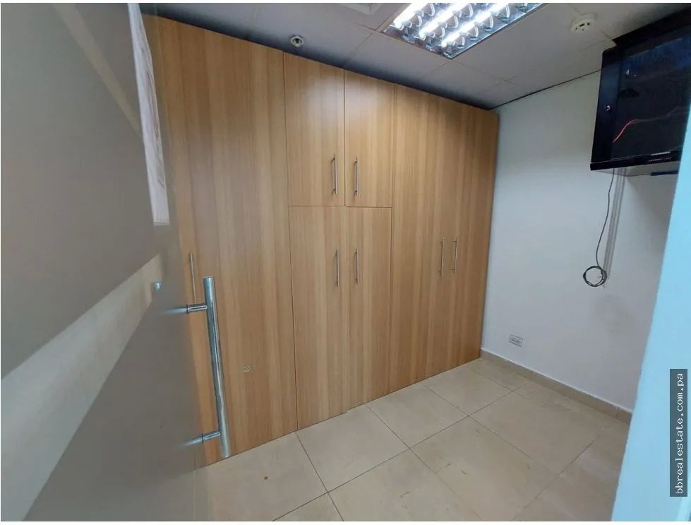 Se Alquila Oficina en Marbella, Torre Banesco Amoblada