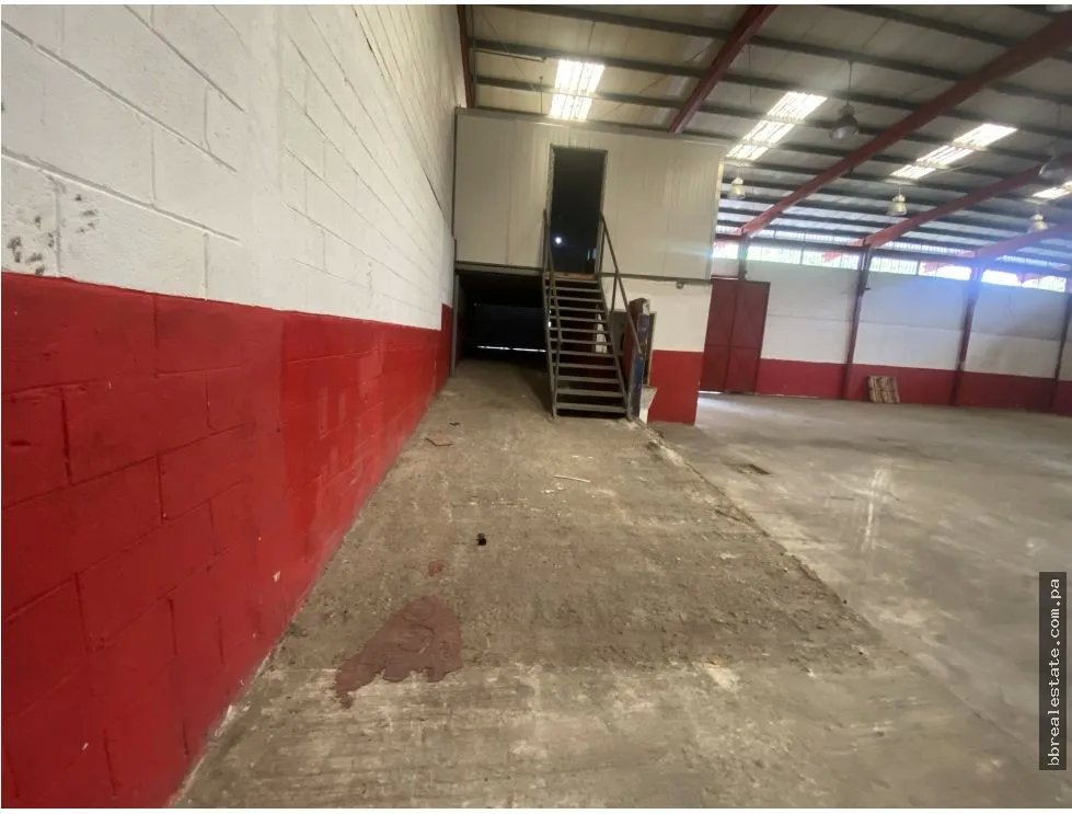 Warehouse for sale in Costa Sur