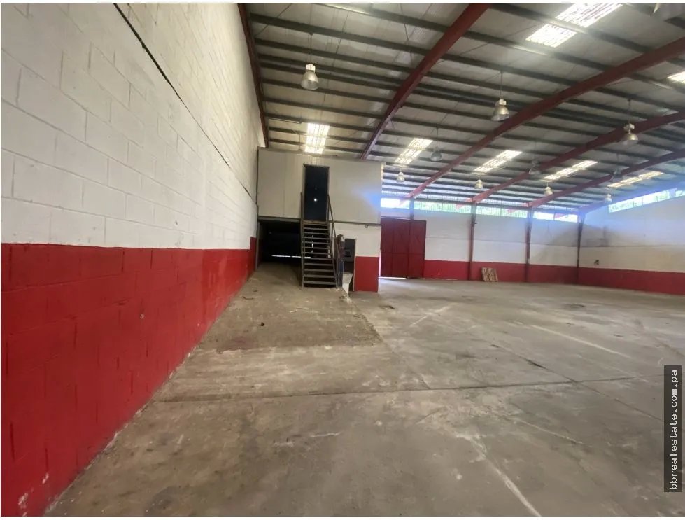 Warehouse for sale in Costa Sur