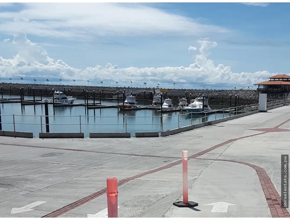 Venta de apartamento de playa en Vista Mar Golf Beach & Marina