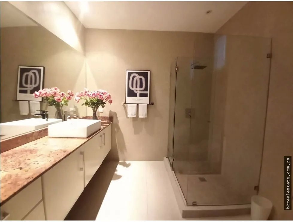 Duplex for sale in La Loma