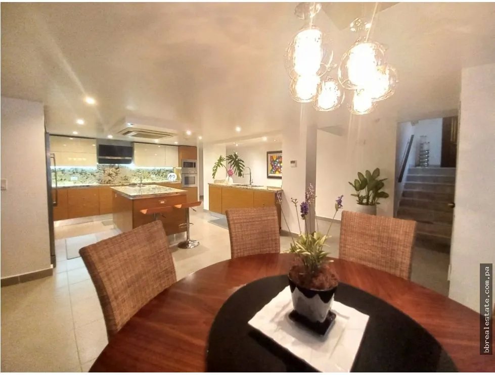 Duplex for sale in La Loma