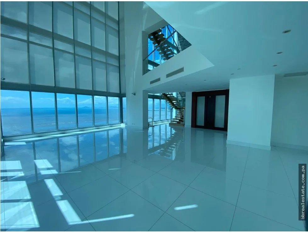 Penthouse for sale in Costa del Este