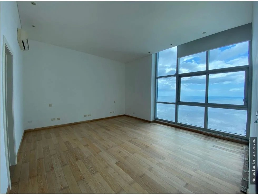 Penthouse for sale in Costa del Este