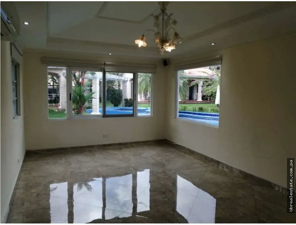 Single Family House for sale in Condado del Rey