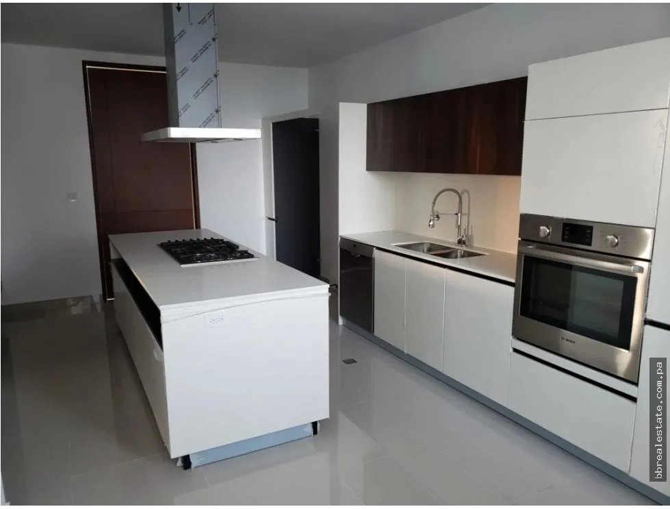 Se vende apartamento en Santa María, Ph Solana