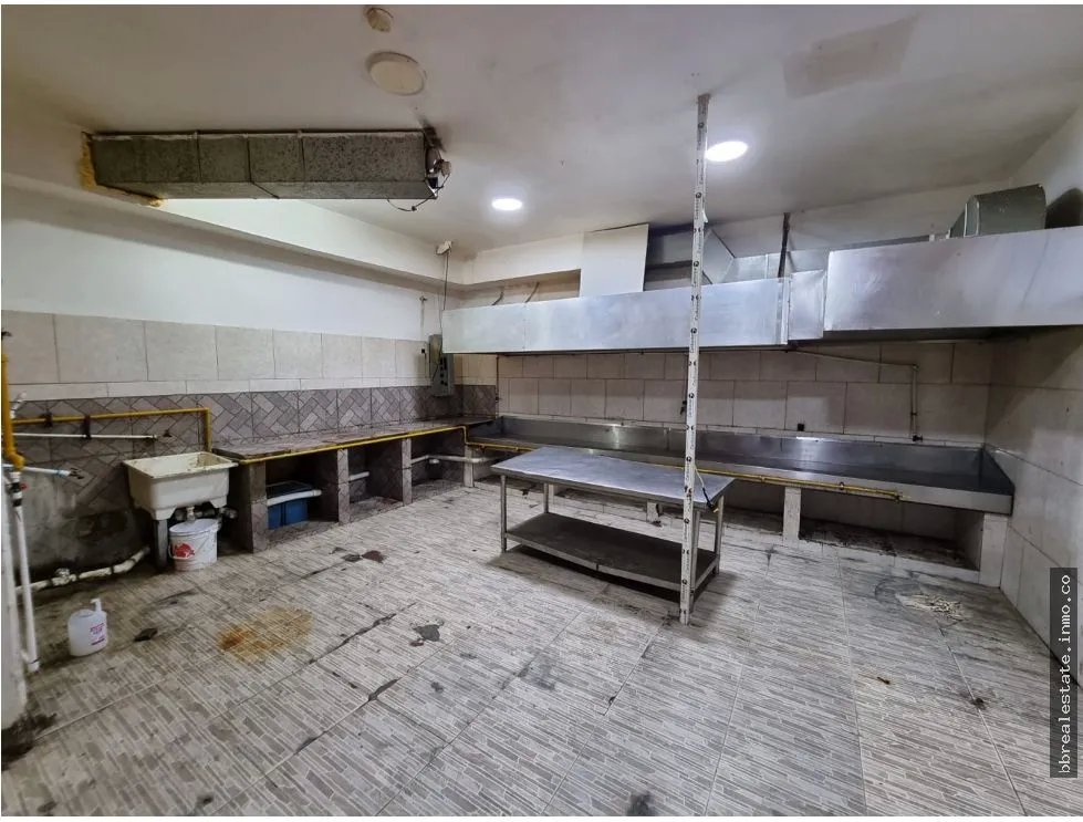 ALQUILER LOCAL COMERCIAL, VIA ESPAÑA