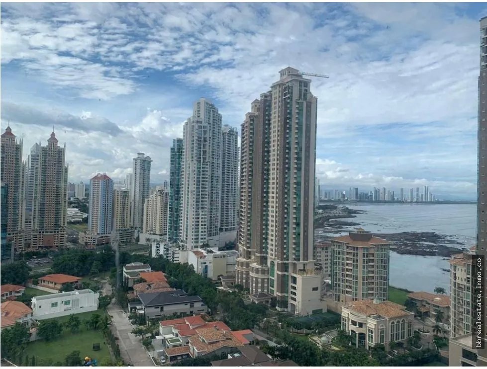 Apartment for sale in Punta Pacifica