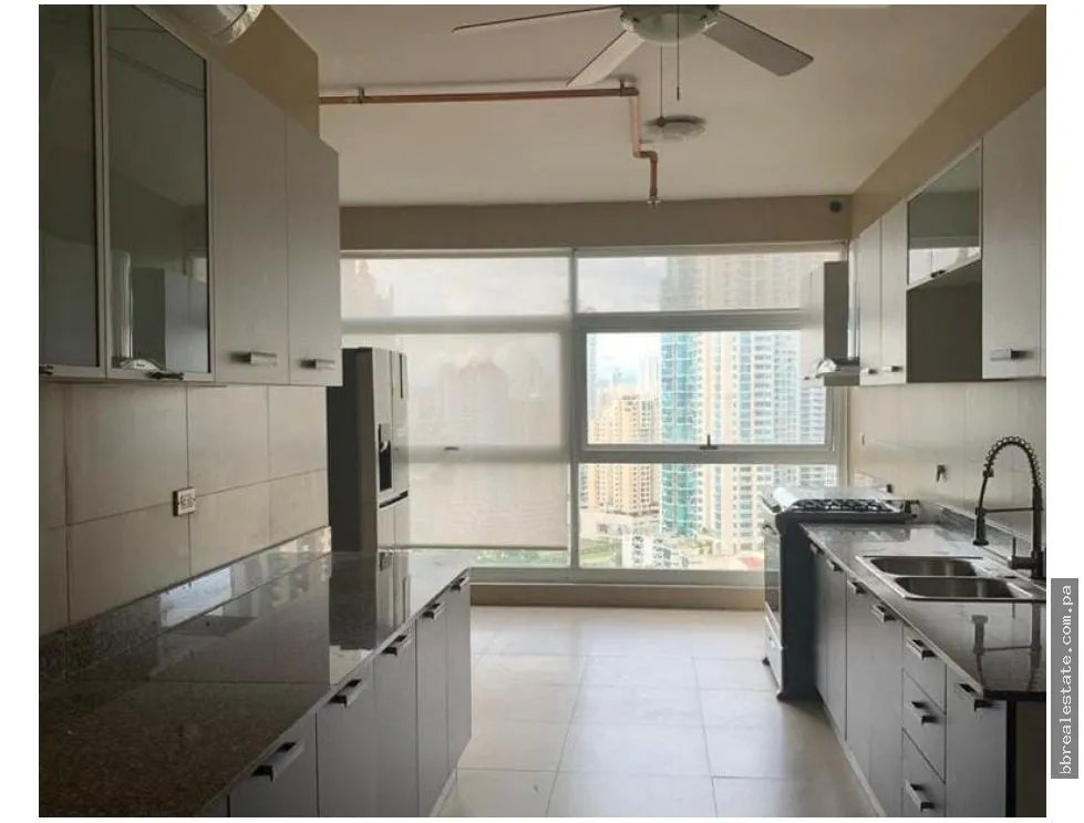Apartment for sale in Punta Pacifica
