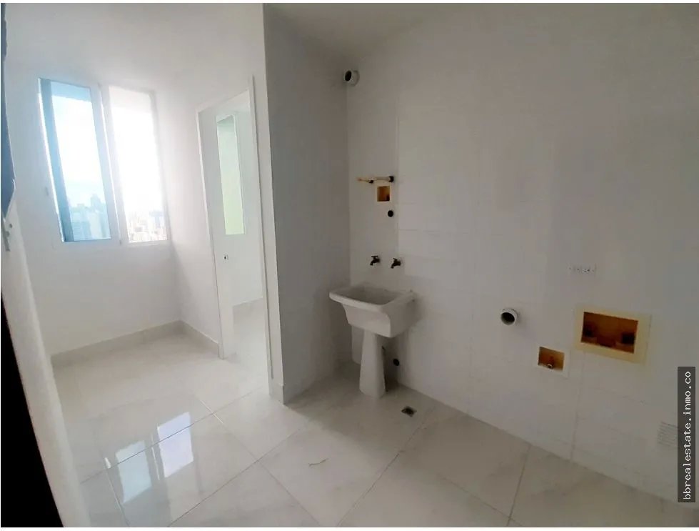 Apartment for rent in Edison Park