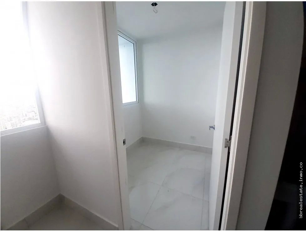 Apartment for rent in Edison Park
