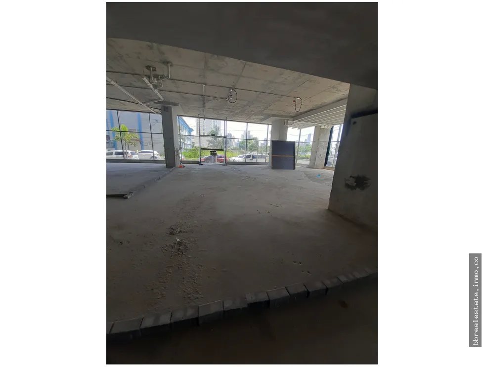 ALQUILER LOCAL COMERCIAL AV BALBOA NEGOCIABLE