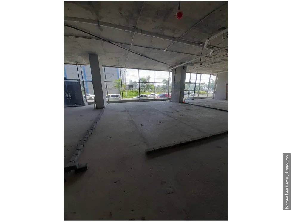 ALQUILER LOCAL COMERCIAL AV BALBOA NEGOCIABLE
